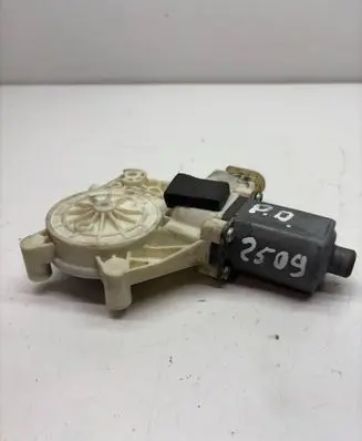 Ford Mondeo MK IV Front door window regulator motor 0130822286