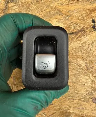 Mercedes-Benz C W205 Tailgate opening switch A2229057600
