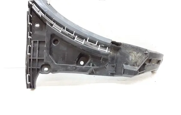 Volvo XC90 Front bumper mounting bracket 30698128