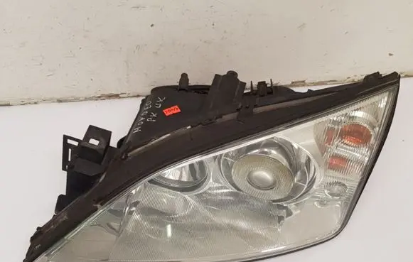 Ford Mondeo Mk III Headlight/headlamp 1S7113006DK 0301174671 1305239172