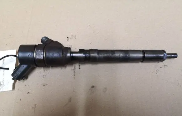 Fuel injector