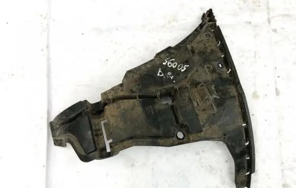 Volvo V70 Front bumper mounting bracket 08693182
