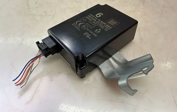 Toyota Yaris Tire pressure control unit 10R038102