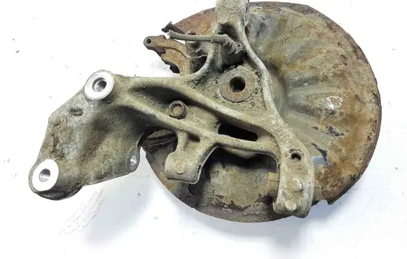 Rear wheel hub