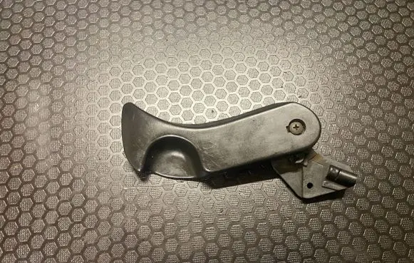 BMW 5 E39 Engine bonnet (hood) release handle 8226621 11970213