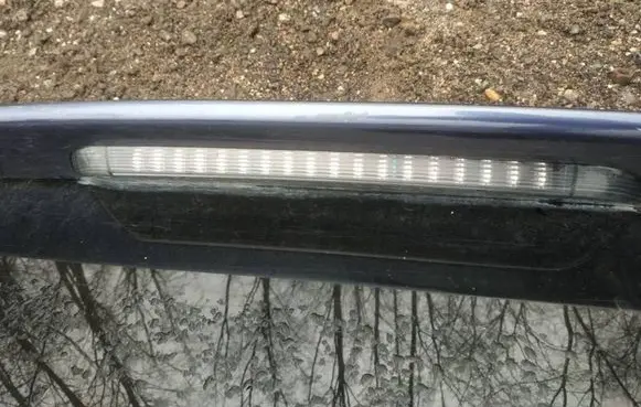 Mitsubishi Grandis Third/center stoplight