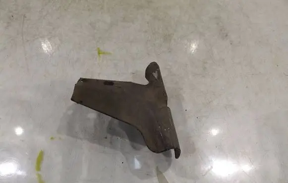 Volkswagen Polo IV 9N3 Holder (bracket) 