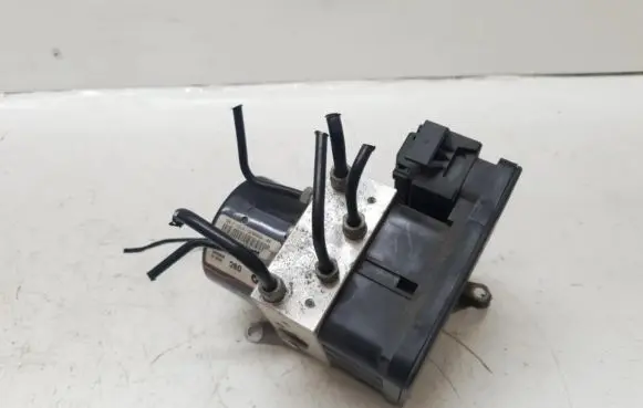 BMW 1 E81 E87 ABS Pump 6784763