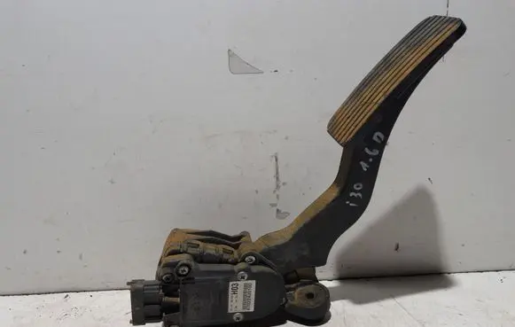 Hyundai i30 Accelerator throttle pedal 32700XXXXX