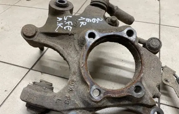Hyundai Santa Fe Rear wheel hub spindle/knuckle 
