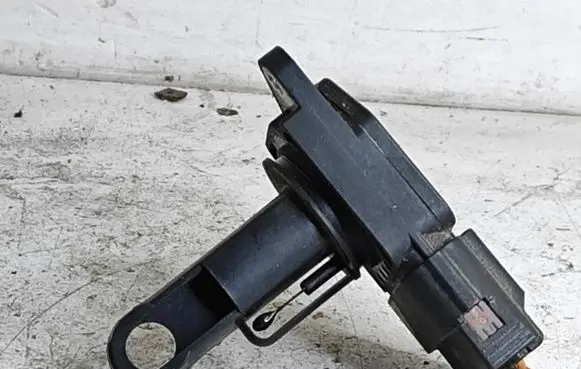 Mazda 323 Mass air flow meter 1974002010