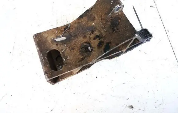 Volvo S60 Engine mounting bracket
