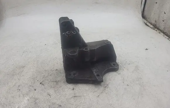 BMW 3 E36 Engine mounting bracket 
