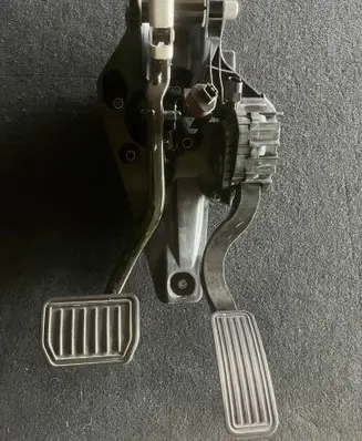 Tesla Model 3 Pedal assembly 1044692 1016696