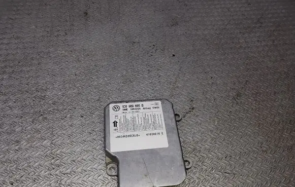 Volkswagen PASSAT B5.5 Airbag control unit/module 1C0909605B
