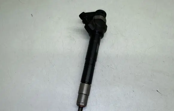 Volkswagen PASSAT B7 Fuel injector 03L130277J