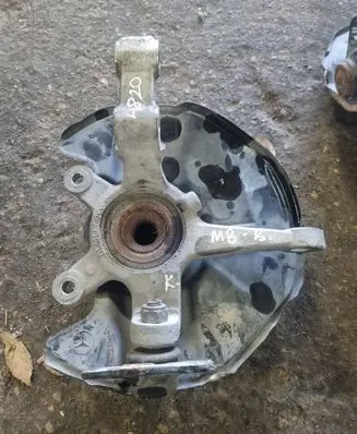 Mercedes-Benz B W245 Front wheel hub