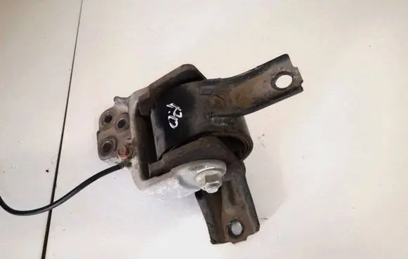 Mitsubishi ASX Engine mount bracket