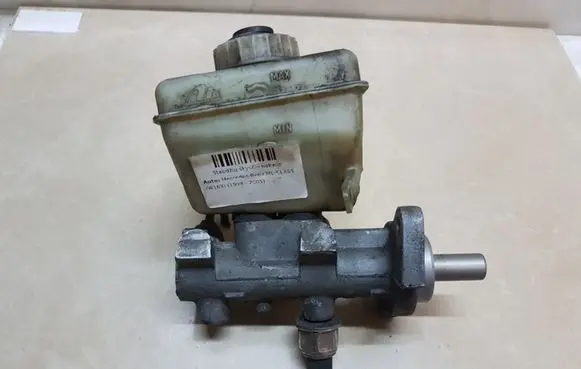 Mercedes-Benz ML W163 Brake fluid reservoir 