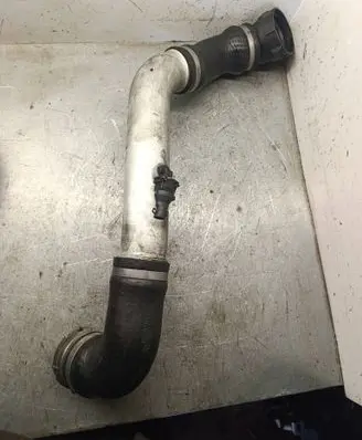 BMW 5 E60 E61 Intercooler hose/pipe 7793896 7799401 7792220