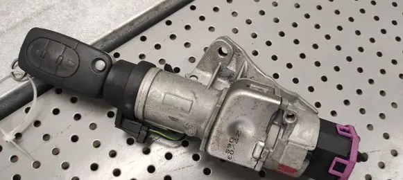 Audi A6 S6 C5 4B Ignition lock 4B0905851G