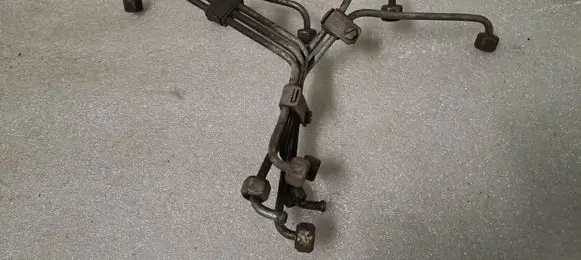 Audi 100 S4 C4 Fuel injector supply line/pipe 