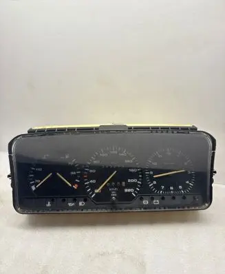 Volkswagen Transporter - Caravelle T4 Speedometer (instrument cluster) 81117657