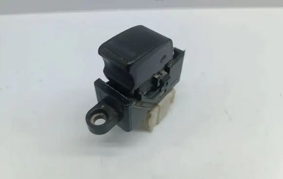 Nissan X-Trail T30 Electric window control switch