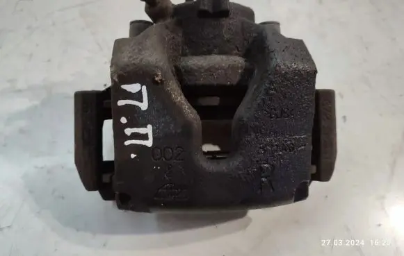 Honda Civic IX Front brake caliper