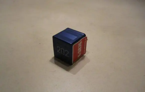 Audi A6 S6 C5 4B Other relay 8A0951253