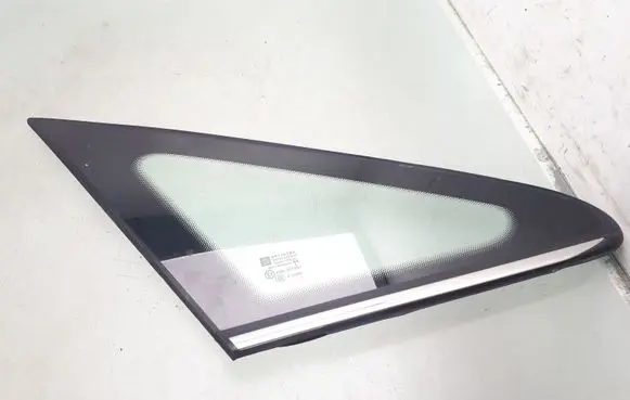 Opel Zafira B Front door vent window glass four-door AS2I