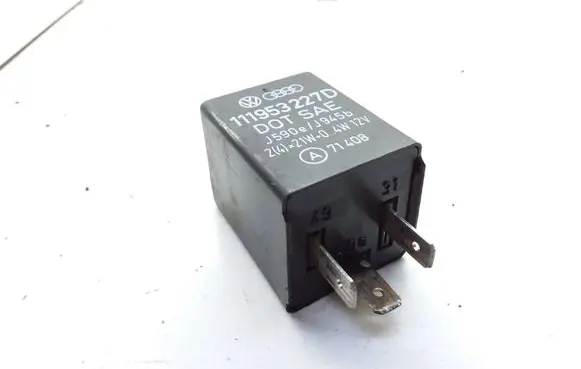 Renault Espace II Hazard warning light relay 111953227D 71408