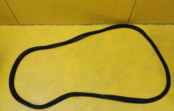 Peugeot 5008 II Seal rubber (tailgate) 9839897080