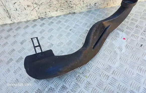 Opel Astra J Air intake duct part 13307080