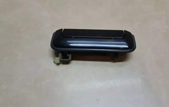 Mitsubishi Pajero Sport I Front door exterior handle MR313807