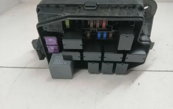 Mitsubishi Outlander Fuse module 3746NA 3746
