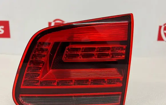 Volkswagen Tiguan Tailgate rear/tail lights 5N0945308 2SA01171608 2SA011716