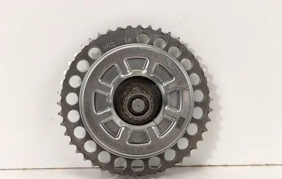 BMW X1 U11 Camshaft pulley/ VANOS 8695712