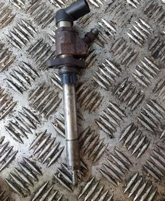 Fuel injector