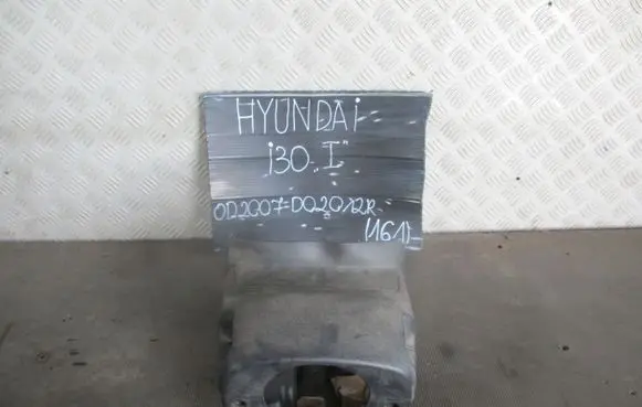 Hyundai i30 Steering wheel column trim