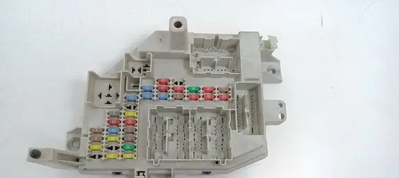 Ford Ranger Fuse module 7L5T14B476AG