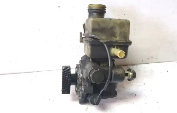 Mazda 5 Power steering pump 
