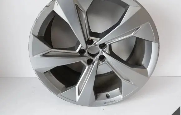 Audi Q7 4L R22 alloy rim 4M0601025CD