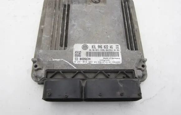 Volkswagen Golf VI Engine control unit/module 03L906022AG 0281014984