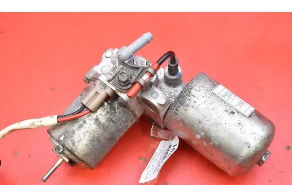 Toyota C-HR I Master brake cylinder 47070-47070