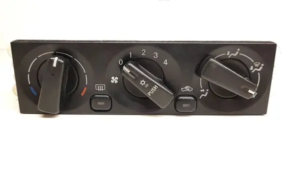 Mitsubishi Space Star Climate control unit MR262492