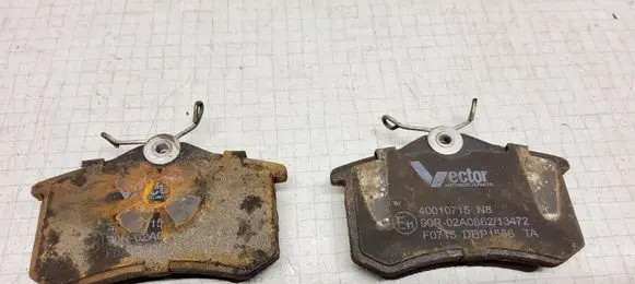 Volkswagen Polo Brake pads (rear) 40010715