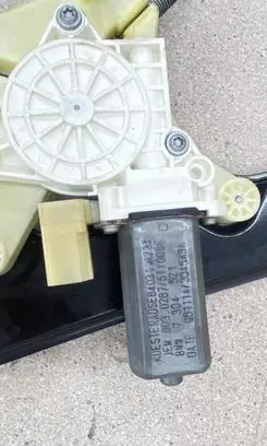 BMW M6 Front door window regulator with motor 7223651 9478201 51337223651