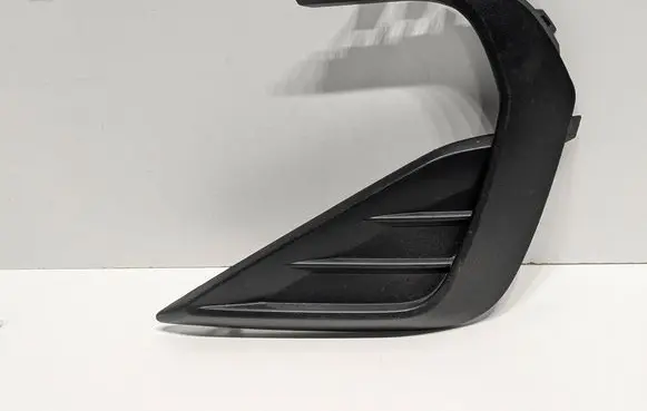 Volkswagen Tiguan Front bumper lower grill 5NA853666F