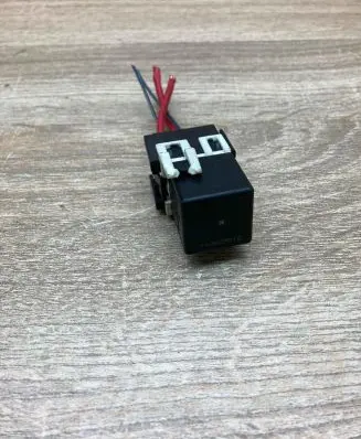 Mercedes-Benz A W168 Other relay A0025421319 WithSocket